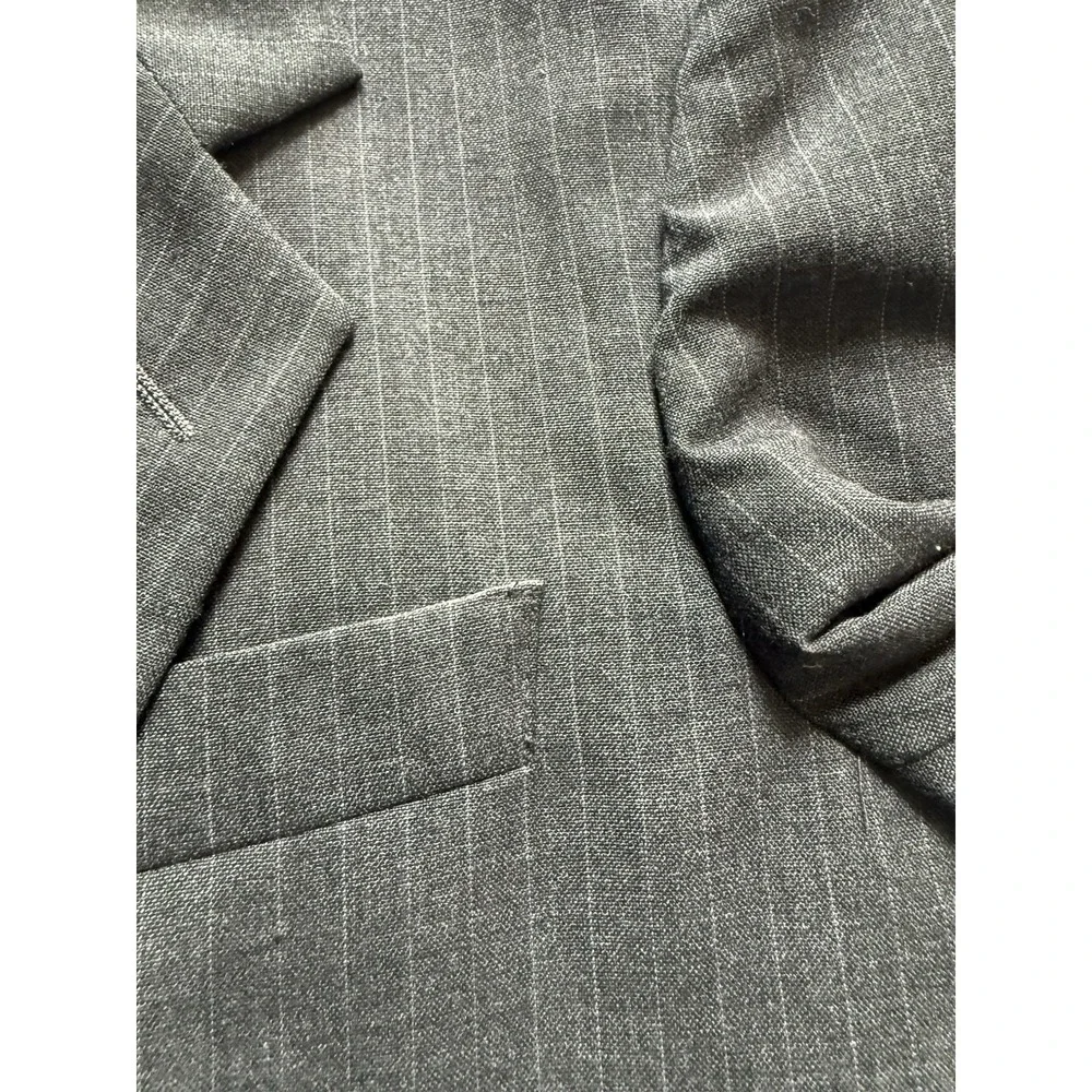 Foreman & Clark Men's Gray Pinstripe Suit 40R
